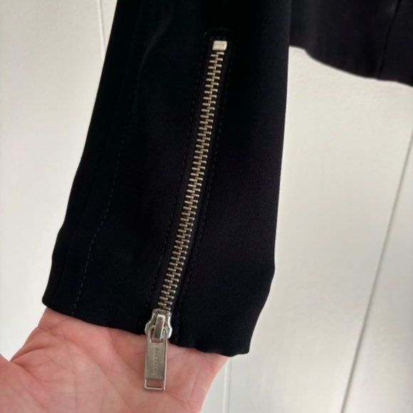 Babaton Aritzia black crop moto asymmetrical zip up blazer jacket size 0 - Picture 10 of 16